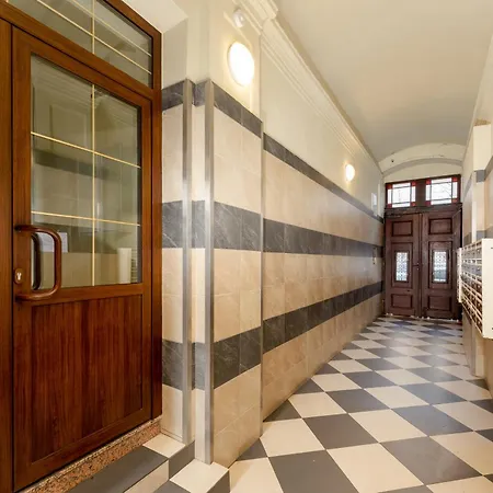 Cracow Centre By Bookinghost Cracovia